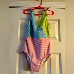 Cat and Jack Girls striped Swimsuit. Size M (7/8). Very Good Condition.
